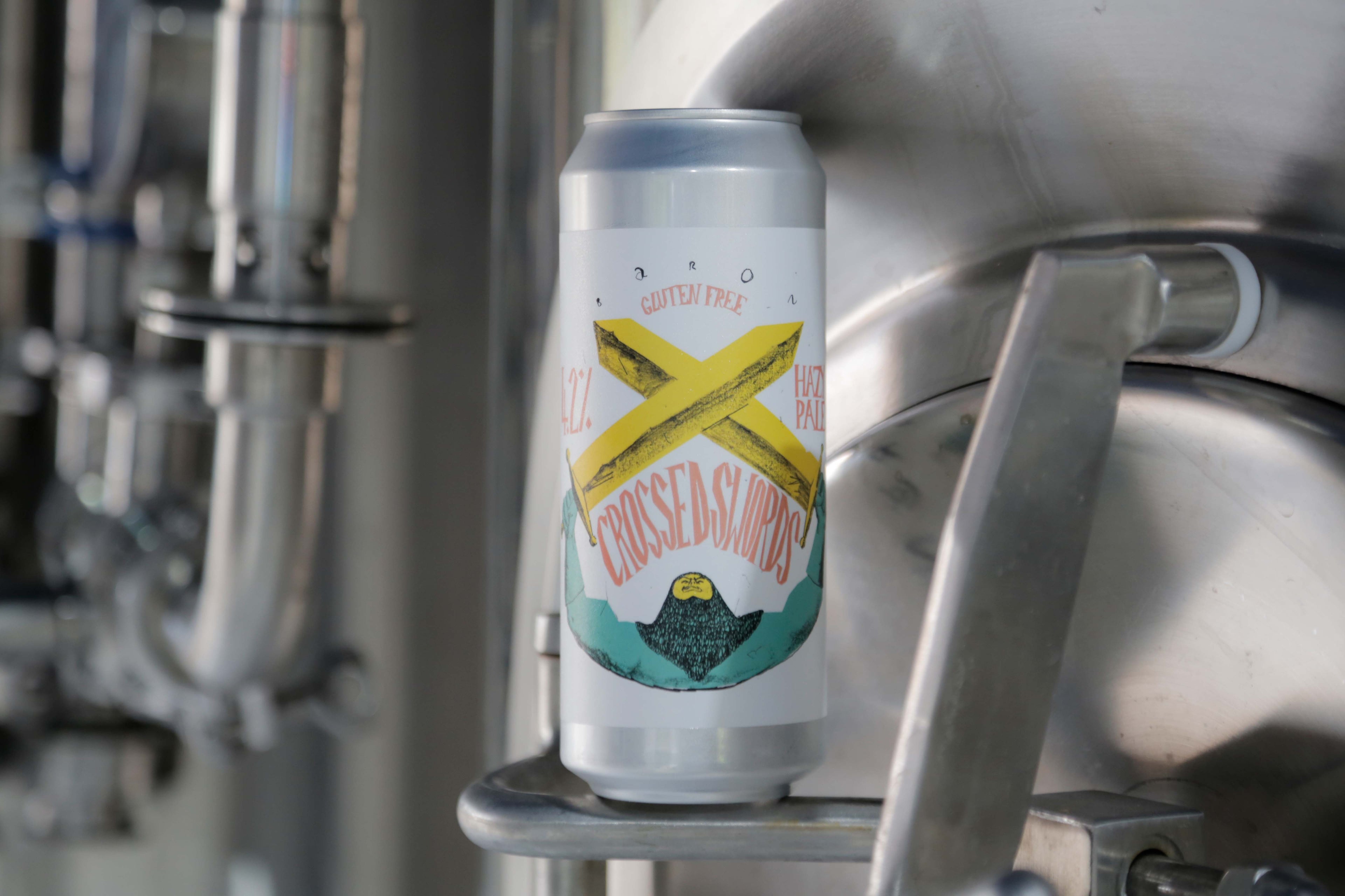 Crossed Swords - 4.2% Hazy Pale (GF) - 500ml can